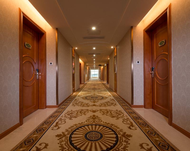 Vienna Hotel Guangzhou Airport Экстерьер фото