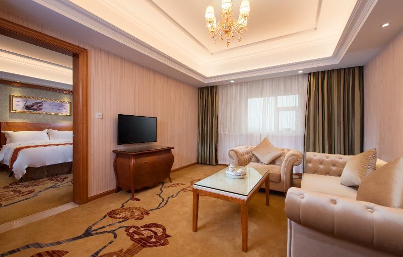 Vienna Hotel Guangzhou Airport Экстерьер фото